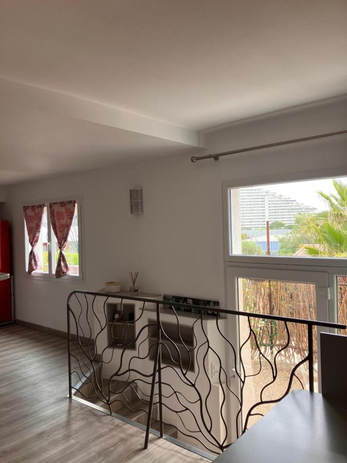2 Pieces Rez-De-Jardin Dans Maison Avec Piscine Villeneuve-Loubet Exterior photo