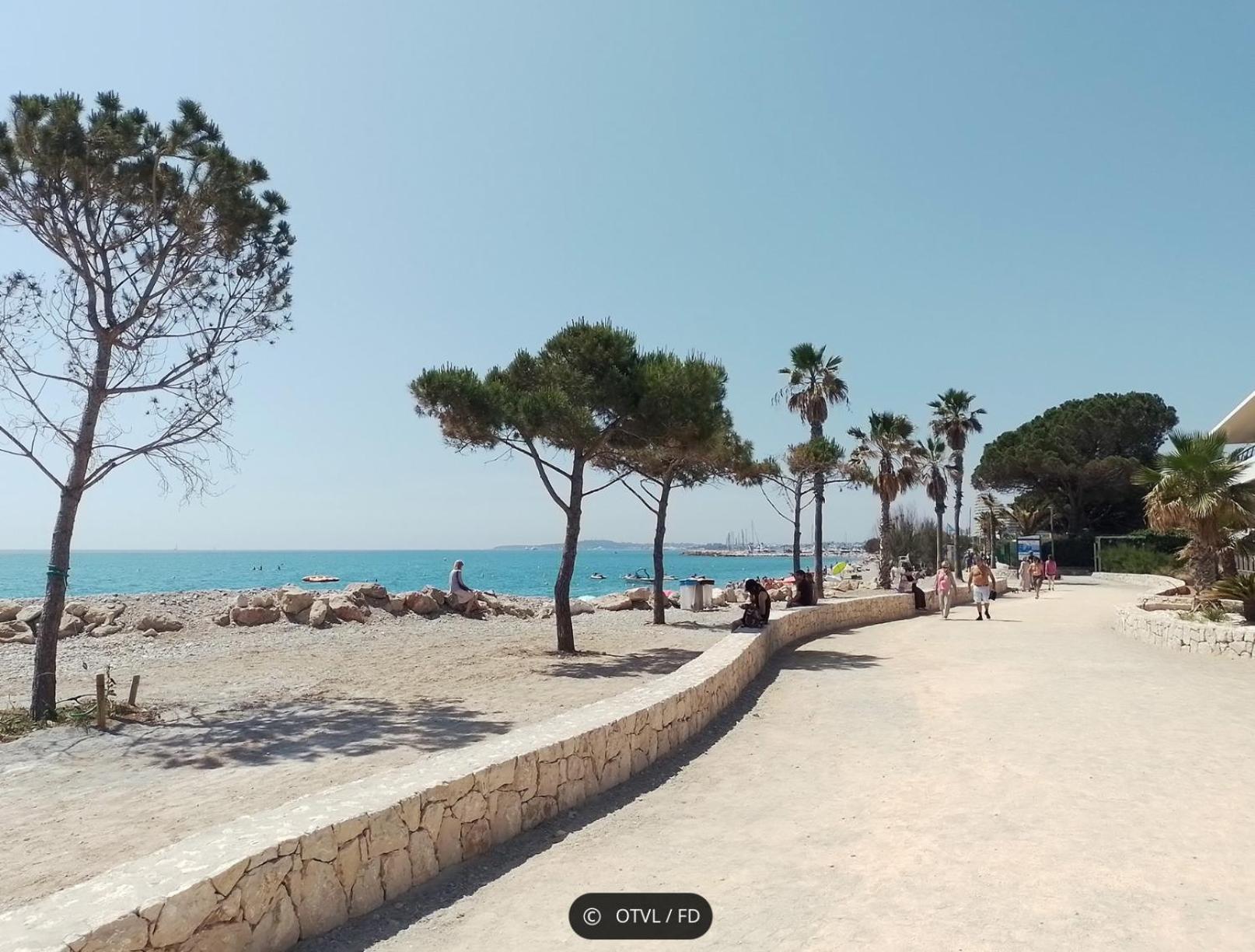 2 Pieces Rez-De-Jardin Dans Maison Avec Piscine Villeneuve-Loubet Exterior photo